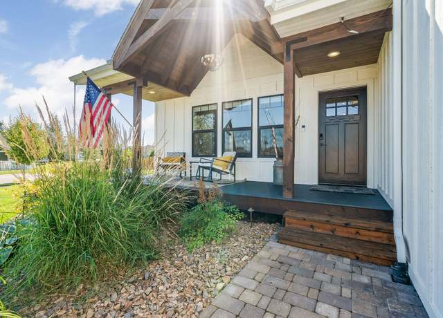 Property at 71 Windriver Dr, Kalispell, MT 59901, 5 beds, 3 baths
