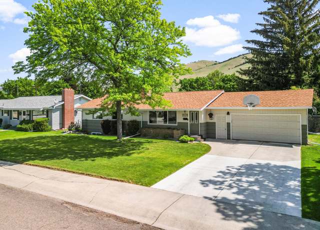 Property at 3008 Park St, Missoula, MT 59801, 4 beds, 2.5 baths
