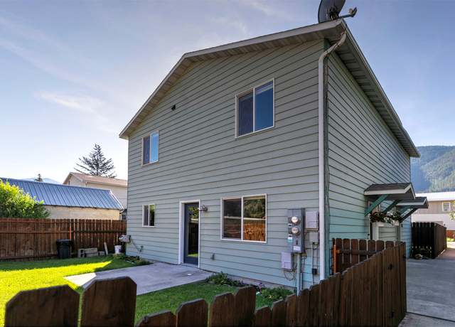 Property at 526 Minnesota Ave, Missoula, MT 59802, 2 beds, 1.5 baths