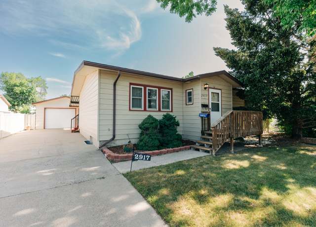 Property at 2917 8th Ave N, Great Falls, MT 59401, 3 beds, 1 bath