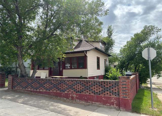 Property at 401 6th Ave S, Shelby, MT 59474, 3 beds, 3 baths