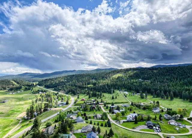 Property at 30 Knapp Ln, Kalispell, MT 59901, 4 beds, 3 baths