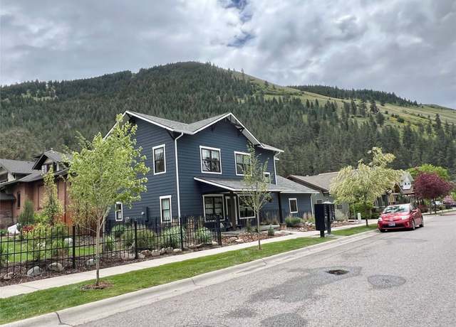 Property at 2220 Gilbert Ave, Missoula, MT 59802, 3 beds, 2.5 baths