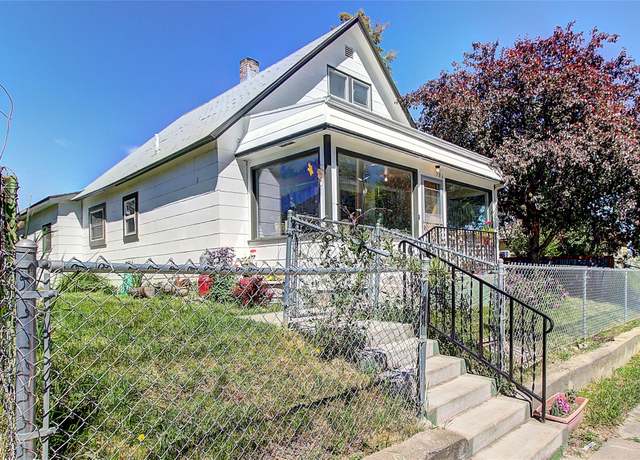Property at 506 2nd St W, Polson, MT 59860, 4 beds, 2.5 baths