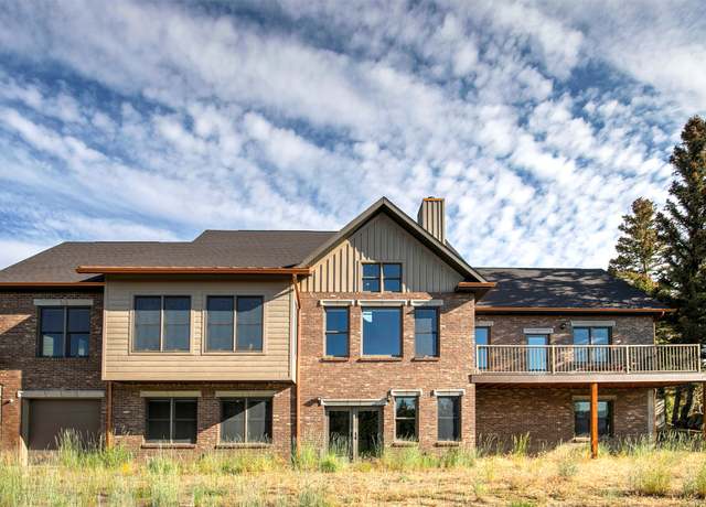 Property at 427 Roosevelt Dr, Butte, MT 59701, 4 beds, 3.5 baths