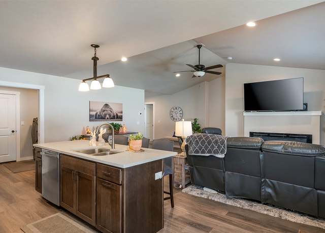 Property at 517 Raven Ln, Kalispell, MT 59901, 3 beds, 2 baths