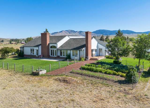 Property at 5581 Mountain View Dr S, Florence, MT 59833, 4 beds, 2.5 baths