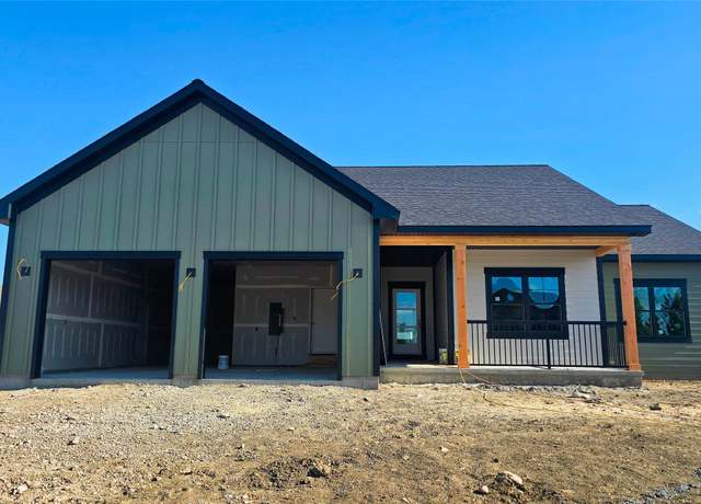 Property at 1116 Choteau Ave, Great Falls, MT 59404, 3 beds, 2 baths