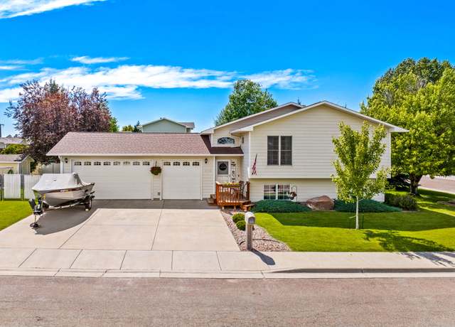 Property at 3310 3A St NE, Great Falls, MT 59404, 4 beds, 2 baths