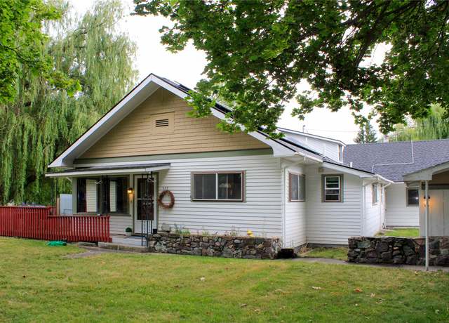 Property at 527 Cleveland St SW, Ronan, MT 59864, 5 beds, 3 baths
