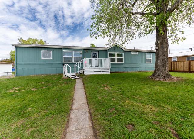 Property at 1709 20th Ave S, Great Falls, MT 59405, 3 beds, 2 baths