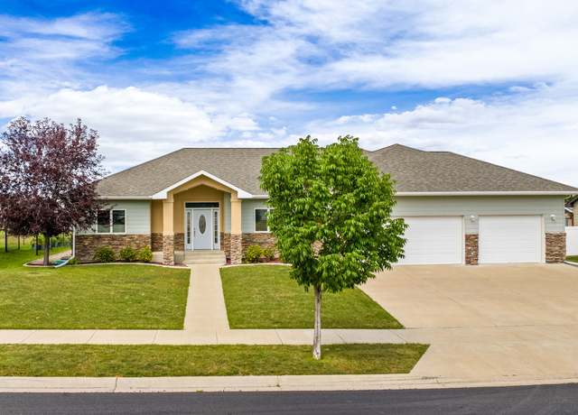 Property at 1321 Derby Dr, Great Falls, MT 59404, 3 beds, 2.5 baths