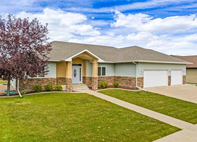 Property at 1321 Derby Dr, Great Falls, MT 59404, 3 beds, 2.5 baths