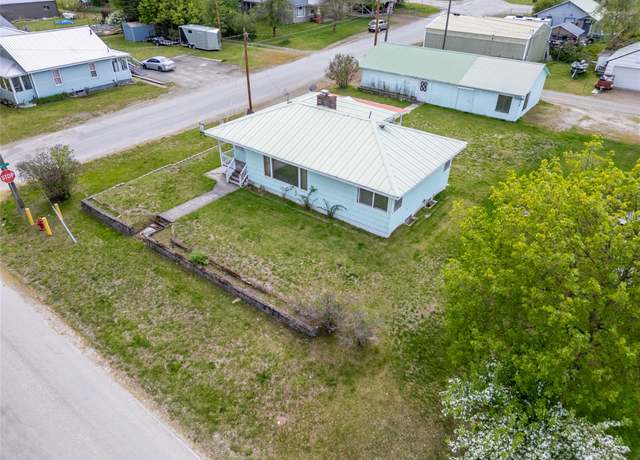 Property at 514 E Mineral Ave, Troy, MT 59935, 1 bed, 1.5 baths