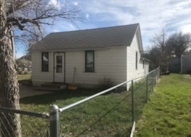 Property at 210 E Cascade Ave, Shelby, MT 59474, 2 beds, 1 bath