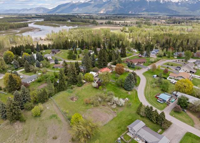 Property at 30 Panoramic Dr, Kalispell, MT 59901, 3 beds, 3 baths