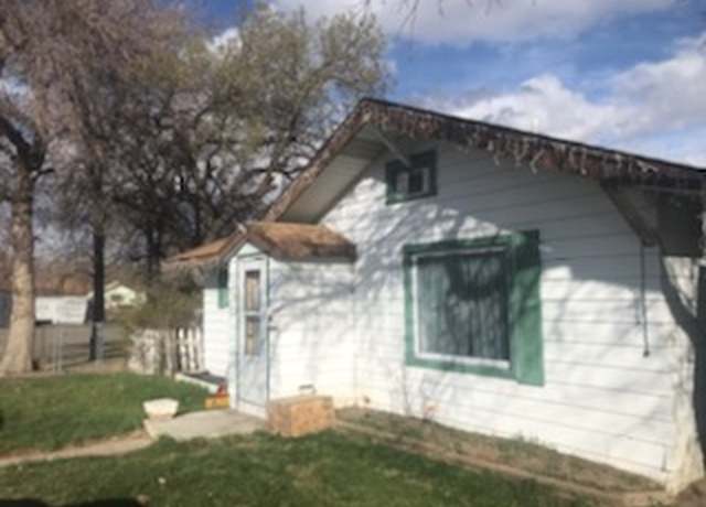 Property at 520 Mineral St, Shelby, MT 59474, 2 beds, 1 bath