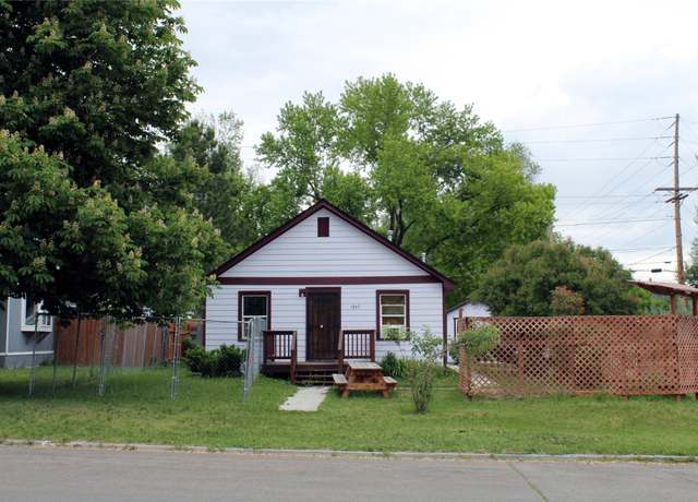 Property at 1345 2nd Ave E, Kalispell, MT 59901, 3 beds, 2 baths