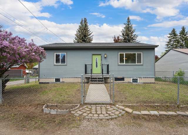Property at 515 W Oregon St, Kalispell, MT 59901, 4 beds, 3 baths