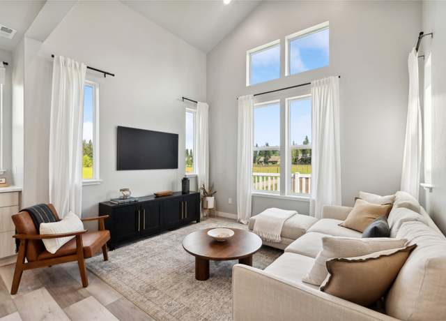 Property at 402 Trailview Way, Whitefish, MT 59937, 2 beds, 2.5 baths