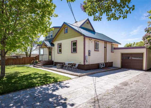 Property at 1502 5th Ave E, Kalispell, MT 59901, 4 beds, 2 baths