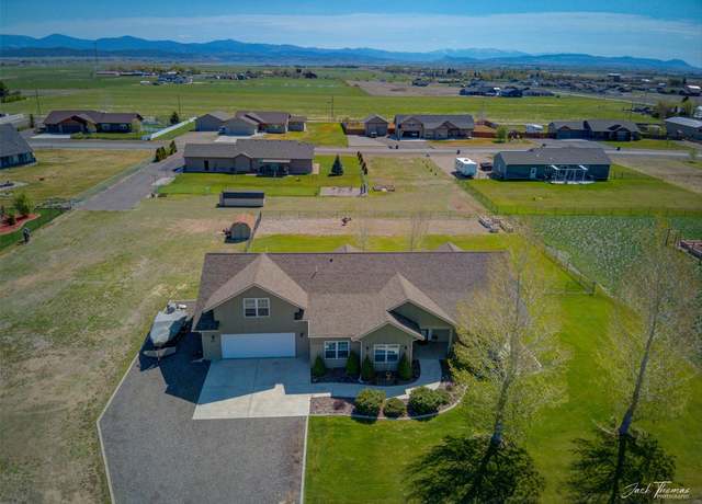 Property at 7175 Bootlegger Dr, Helena, MT 59602, 3 beds, 2 baths