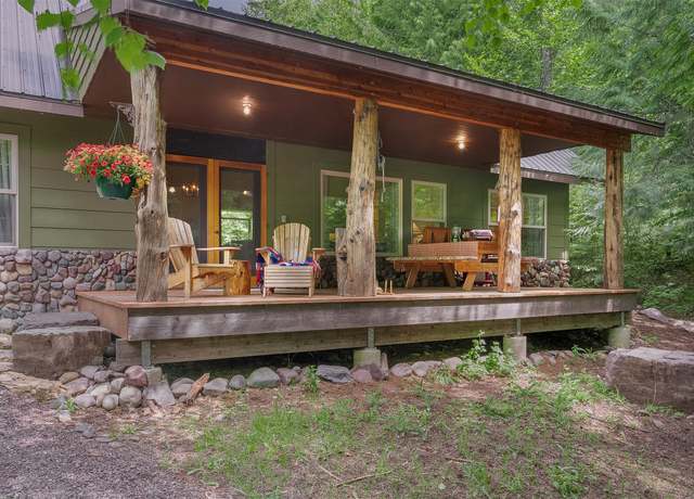 Property at 983 Lake Dr, Columbia Falls, MT 59912, 2 beds, 2 baths