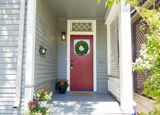 Property at 601 4th Ave N, Great Falls, MT 59401, 3 beds, 2 baths