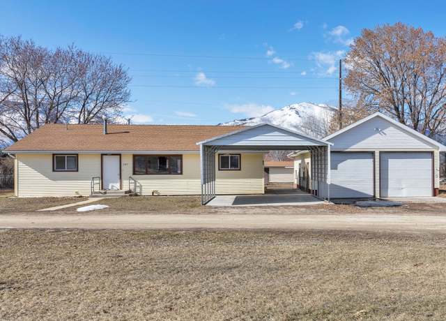 Property at 107 W Cooper Ln, Hamilton, MT 59840, 3 beds, 1 bath