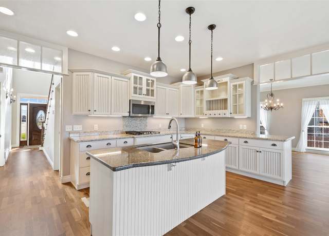 Property at 266 W Bowman Dr, Kalispell, MT 59901, 5 beds, 3.5 baths