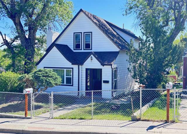 Property at 324 7th Ave, Shelby, MT 59474, 3 beds, 2 baths