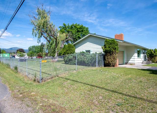 Property at 2015 Tower St, Missoula, MT 59804, 3 beds, 2 baths