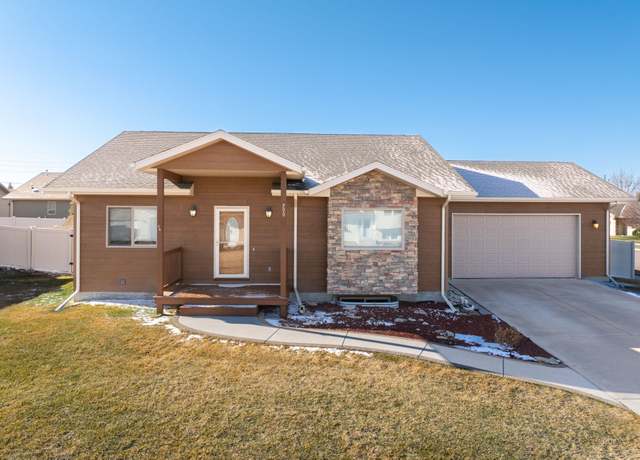 Property at 900 38th Ave NE, Great Falls, MT 59404, 6 beds, 3 baths