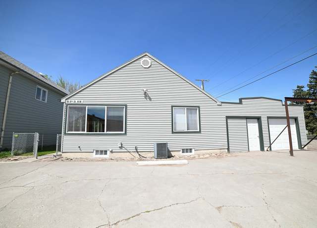 Property at 10 8th St NW, Great Falls, MT 59404, 3 beds, 2 baths