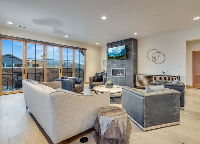 Property at 325 Central Ave, Whitefish, MT 59937, 4 beds, 4.5 baths