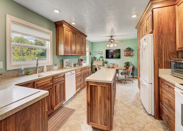Property at 1502 Hauser Blvd, Helena, MT 59601, 4 beds, 2 baths