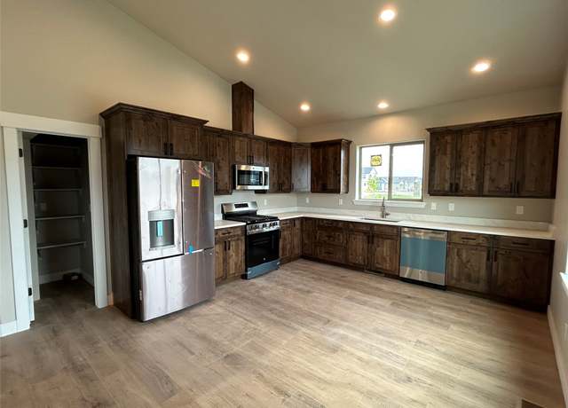 Property at 615 Holstein Way, Kalispell, MT 59901, 3 beds, 2 baths