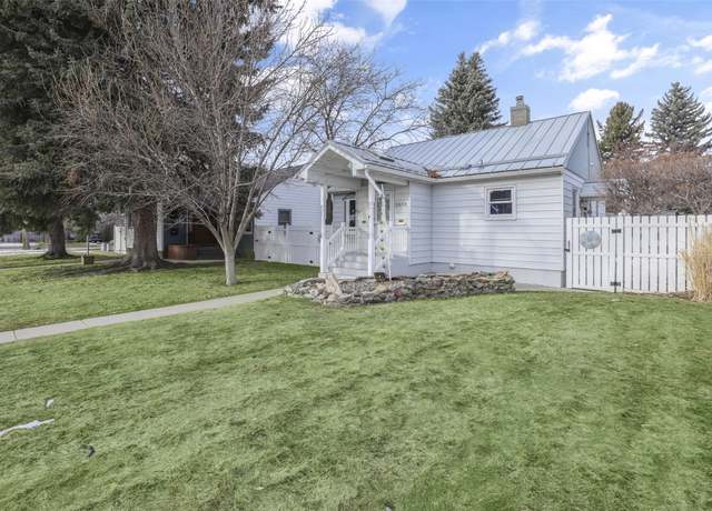 Property at 2609 3rd Ave S, Great Falls, MT 59405, 3 beds, 2 baths