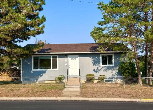 Property at 1626 Henderson St, Helena, MT 59601, 3 beds, 2 baths