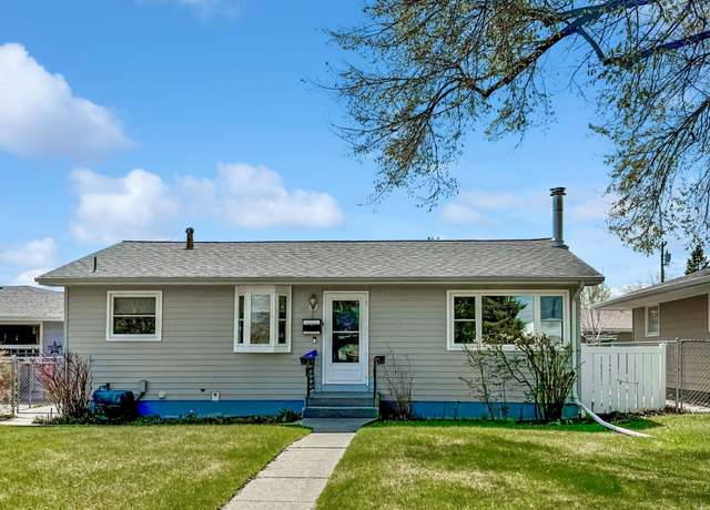 Property at 1716 15th Ave S, Great Falls, MT 59405, 4 beds, 2 baths