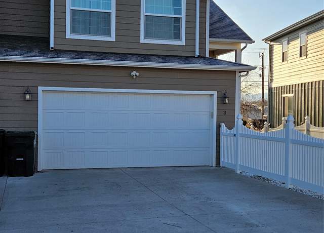 Property at 11 Muskrat Dr, Kalispell, MT 59901, 3 beds, 2.5 baths