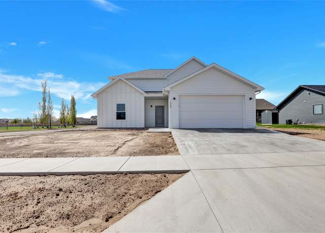 Property at 1300 Dixie Ln, Great Falls, MT 59404, 4 beds, 3 baths