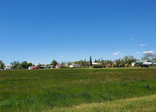 Property at 730 Iowa Ave, Valier, MT 59486