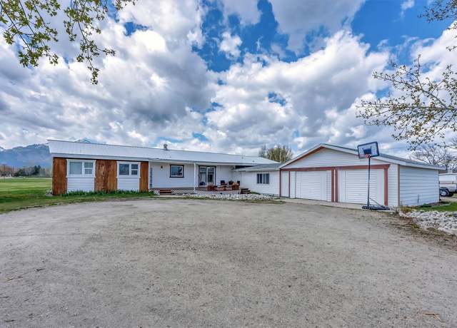 Property at 611 Old Corvallis Rd, Corvallis, MT 59828, 5 beds, 4 baths