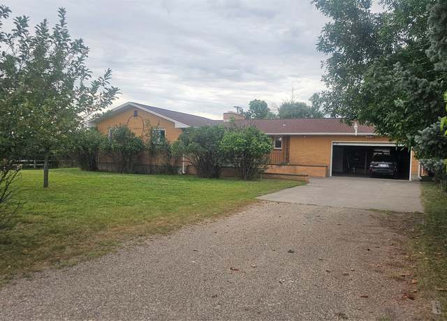 Property at 1470 Country Home Ln, Great Falls, MT 59405, 5 beds, 2.5 baths