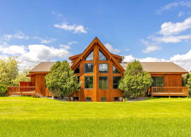 Property at 35 N Low Bench Rd, Gallatin Gateway, MT 59730, 3 beds, 4 baths