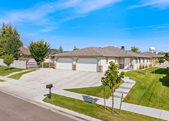 Property at 4519 13th Ave S, Great Falls, MT 59405, 2 beds, 2 baths