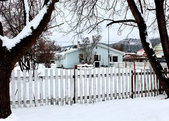Property at 1108 6th St W, Kalispell, MT 59901, 3 beds, 1 bath