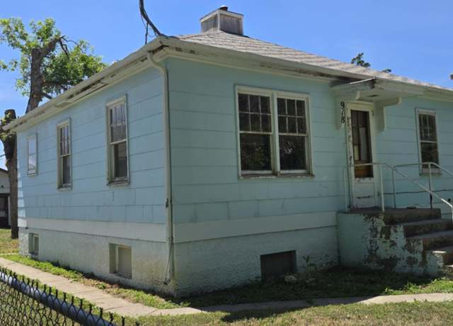 Property at 918 3rd Ave SW, Great Falls, MT 59404, 4 beds, 2 baths