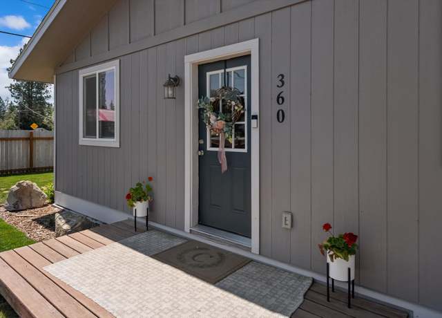 Property at 360 Mountain View Dr, Kalispell, MT 59901, 3 beds, 2 baths